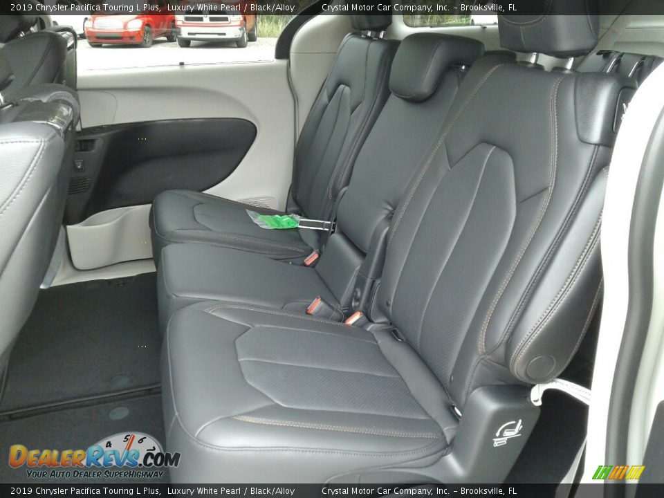 2019 Chrysler Pacifica Touring L Plus Luxury White Pearl / Black/Alloy Photo #10