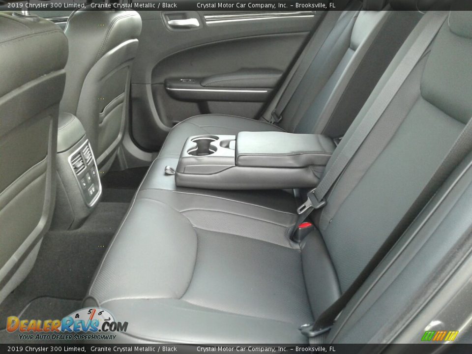 2019 Chrysler 300 Limited Granite Crystal Metallic / Black Photo #10