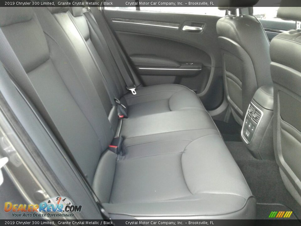 2019 Chrysler 300 Limited Granite Crystal Metallic / Black Photo #11