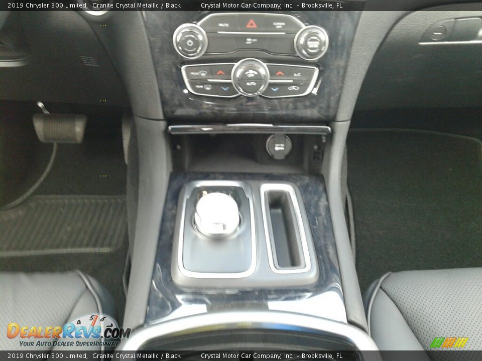 2019 Chrysler 300 Limited Granite Crystal Metallic / Black Photo #16