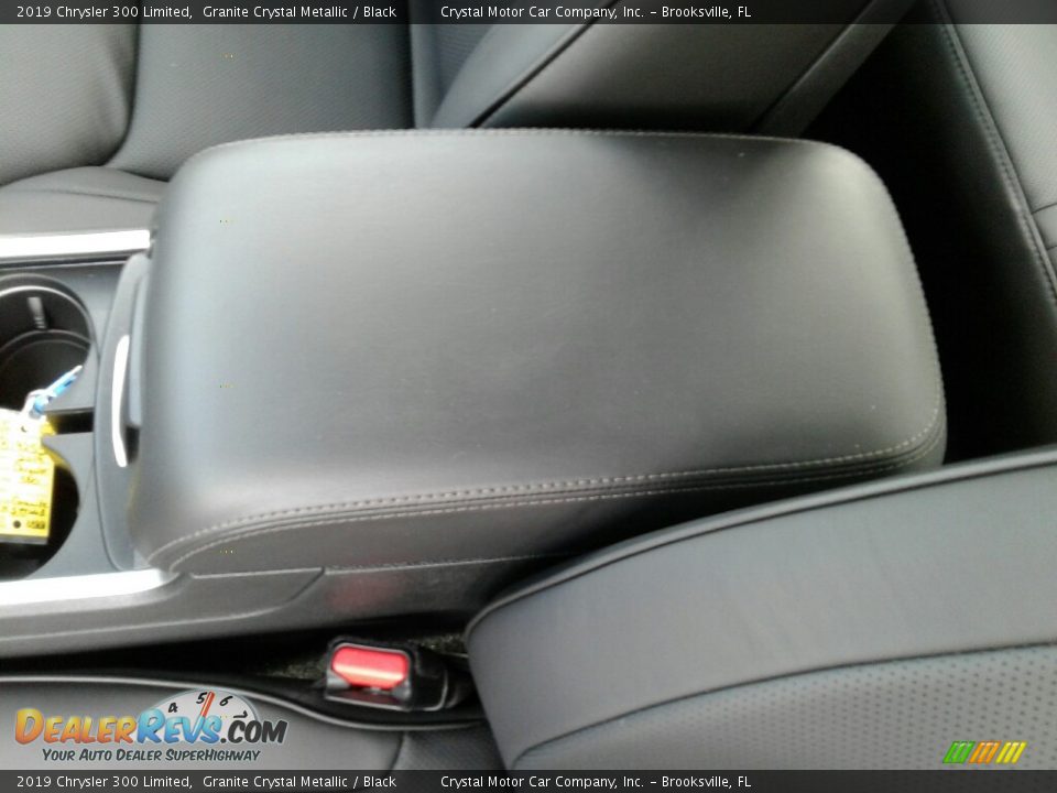 2019 Chrysler 300 Limited Granite Crystal Metallic / Black Photo #18