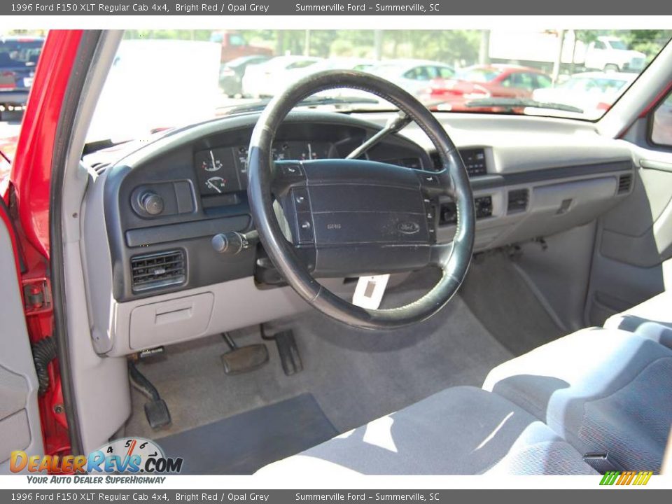 1996 Ford F150 XLT Regular Cab 4x4 Bright Red / Opal Grey Photo #3