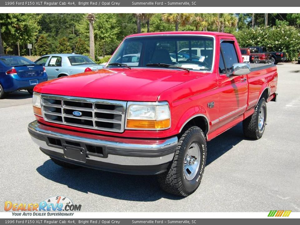 1996 Ford F150 XLT Regular Cab 4x4 Bright Red / Opal Grey Photo #11