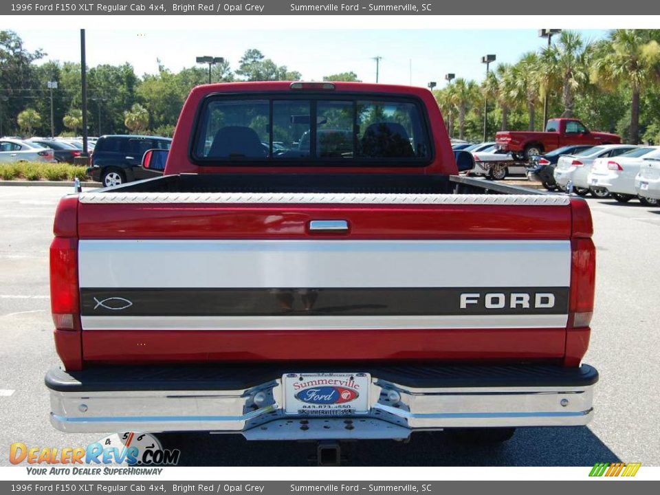 1996 Ford F150 XLT Regular Cab 4x4 Bright Red / Opal Grey Photo #15