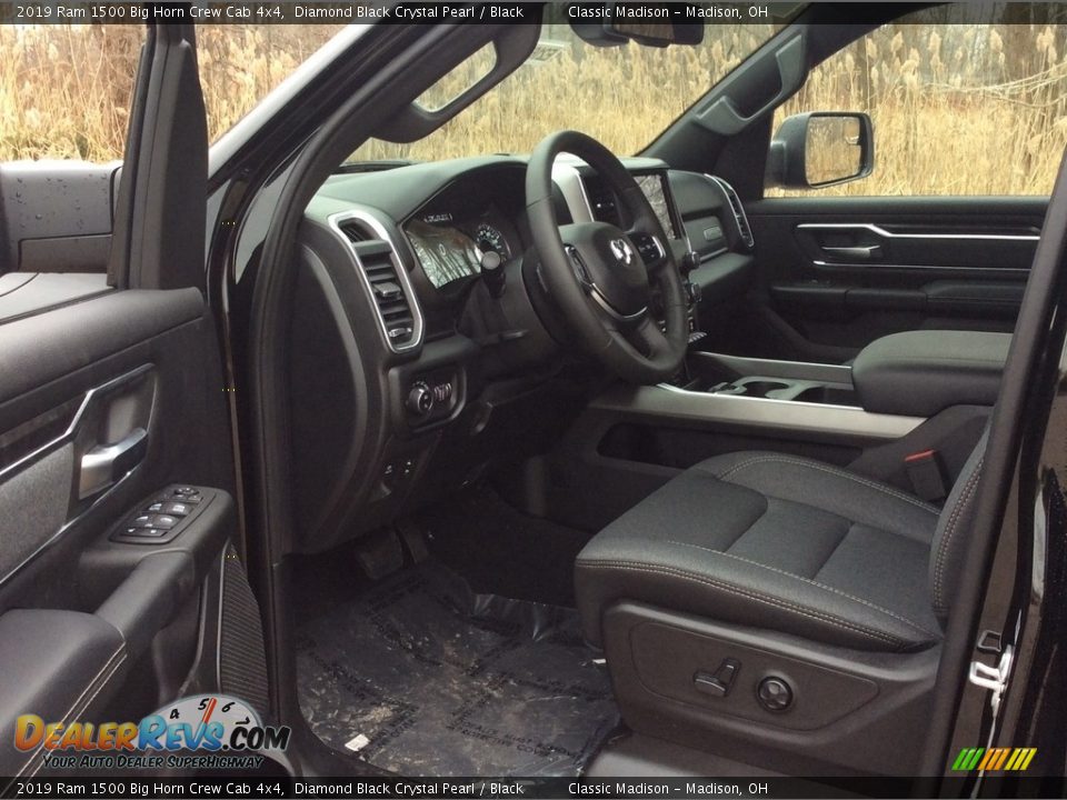 2019 Ram 1500 Big Horn Crew Cab 4x4 Diamond Black Crystal Pearl / Black Photo #9