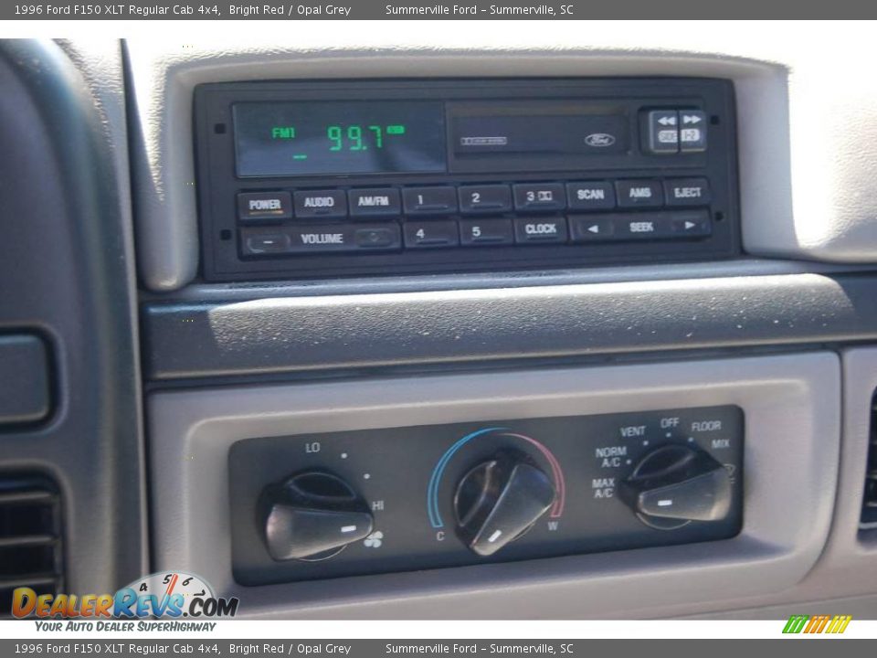 1996 Ford F150 XLT Regular Cab 4x4 Bright Red / Opal Grey Photo #20