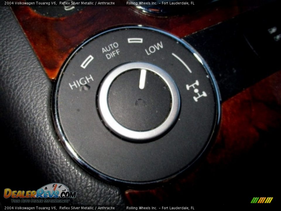 2004 Volkswagen Touareg V6 Reflex Silver Metallic / Anthracite Photo #2
