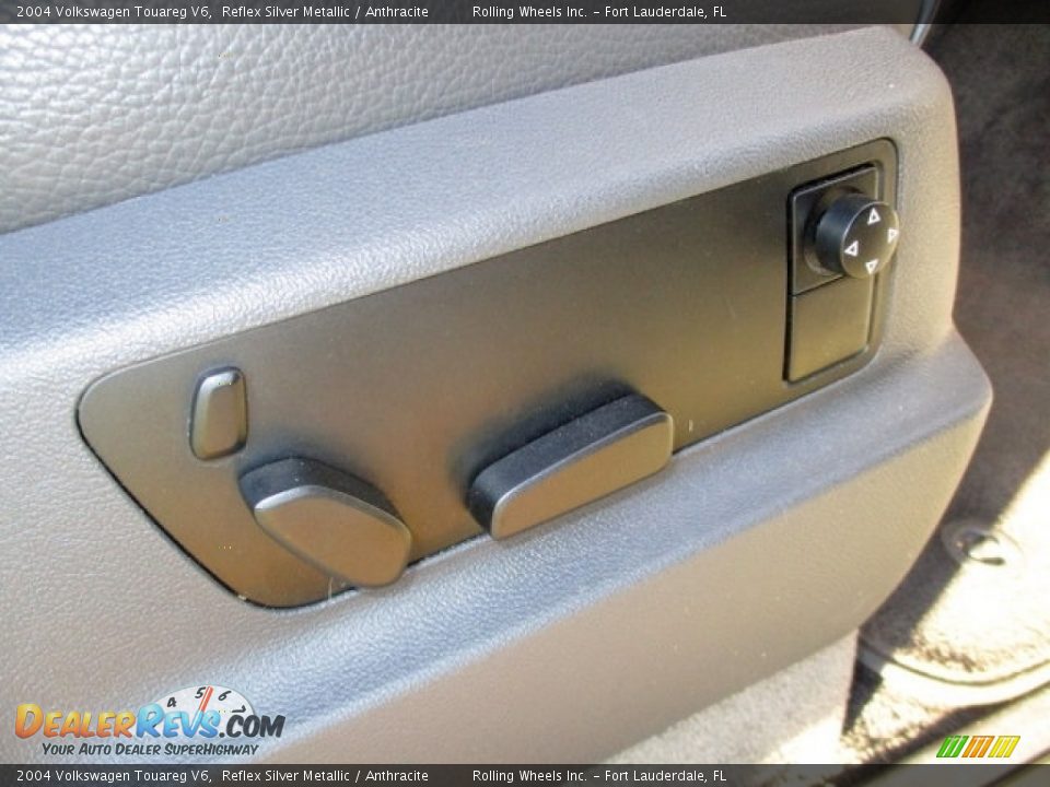 2004 Volkswagen Touareg V6 Reflex Silver Metallic / Anthracite Photo #22