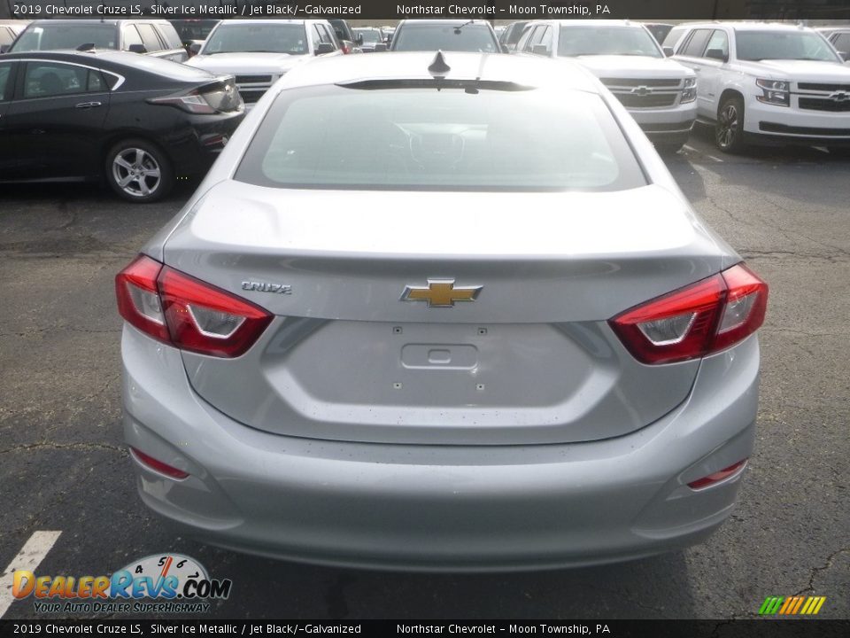 2019 Chevrolet Cruze LS Silver Ice Metallic / Jet Black/­Galvanized Photo #4