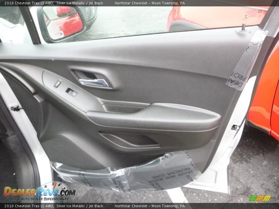 2019 Chevrolet Trax LS AWD Silver Ice Metallic / Jet Black Photo #6