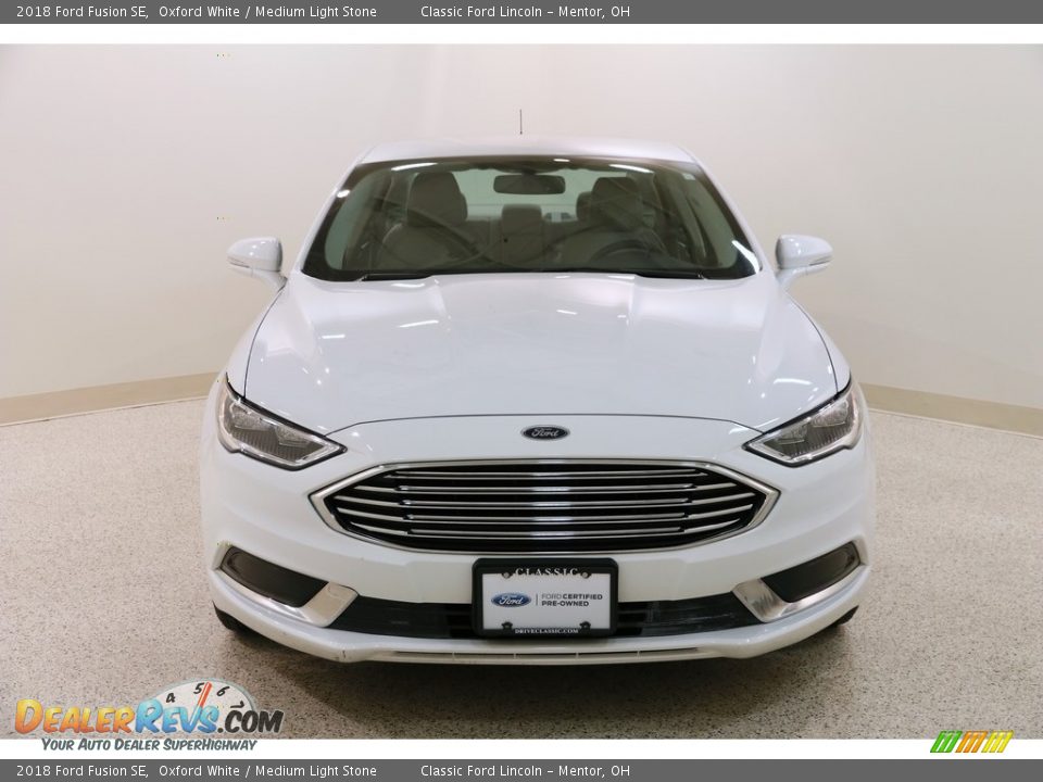 2018 Ford Fusion SE Oxford White / Medium Light Stone Photo #2
