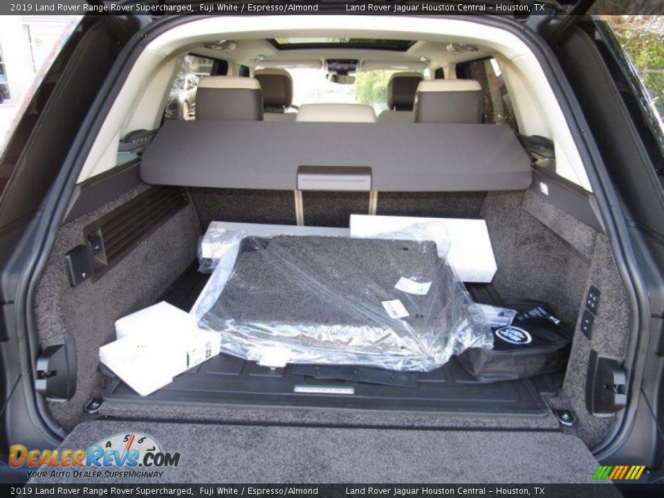 2019 Land Rover Range Rover Supercharged Trunk Photo #18
