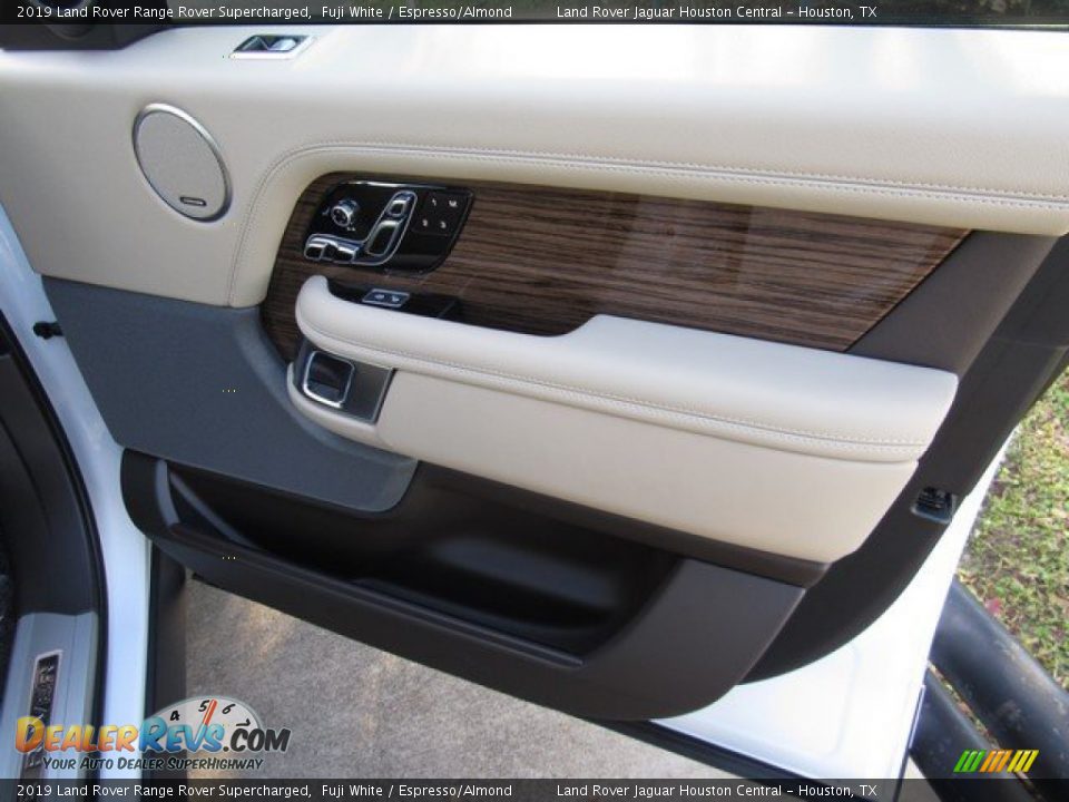 Door Panel of 2019 Land Rover Range Rover Supercharged Photo #21