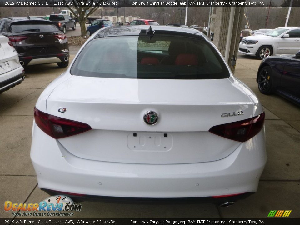 2019 Alfa Romeo Giulia Ti Lusso AWD Alfa White / Black/Red Photo #6