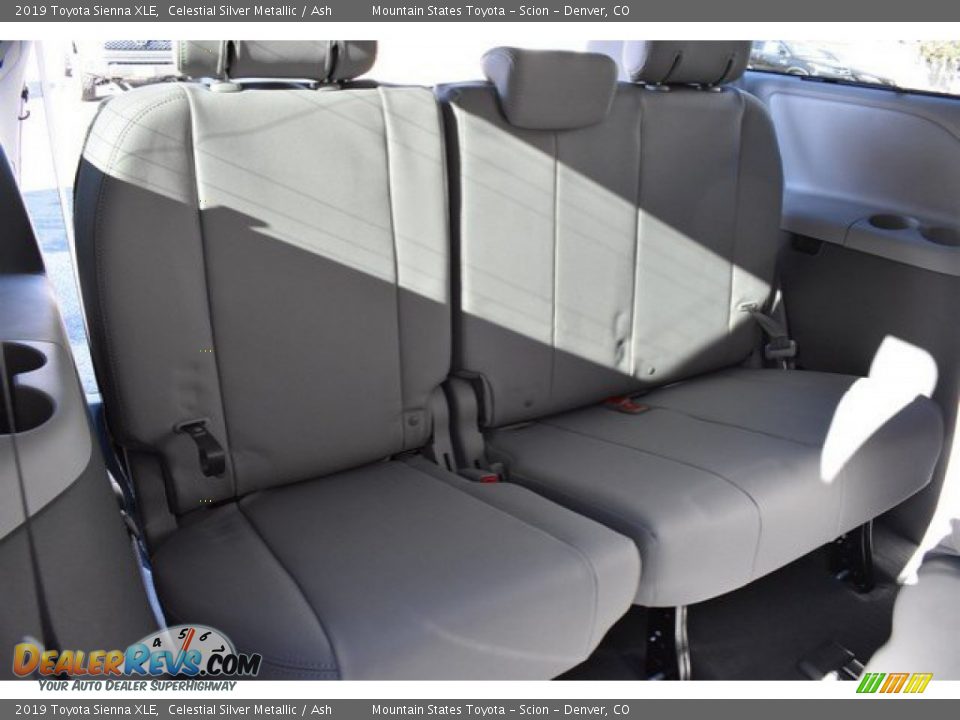 2019 Toyota Sienna XLE Celestial Silver Metallic / Ash Photo #21