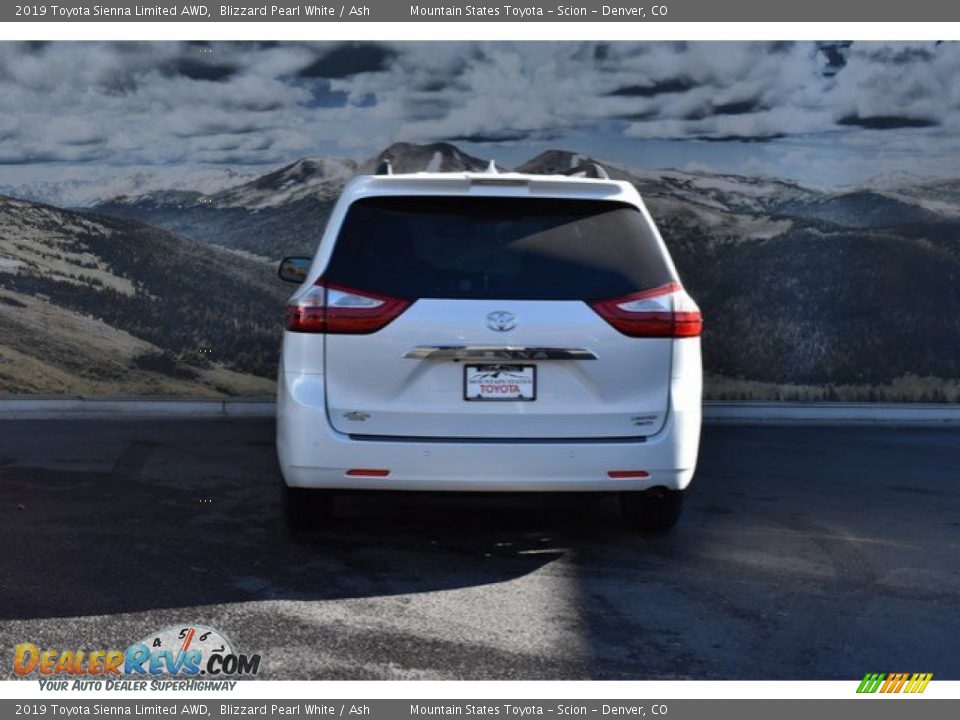 2019 Toyota Sienna Limited AWD Blizzard Pearl White / Ash Photo #4