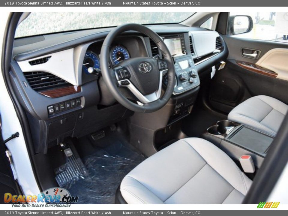 2019 Toyota Sienna Limited AWD Blizzard Pearl White / Ash Photo #5