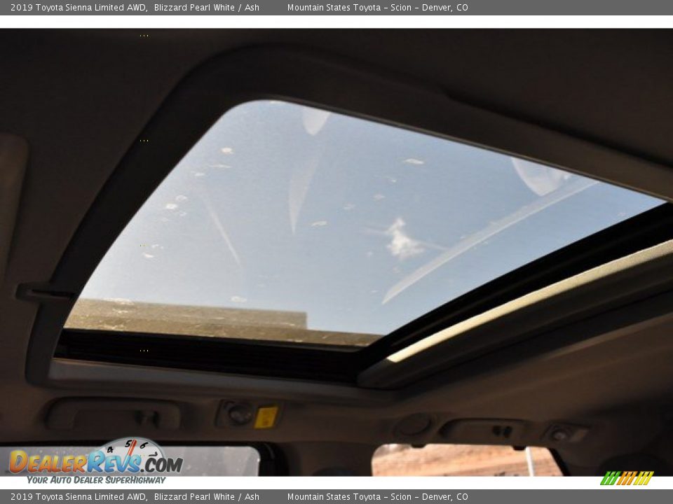 2019 Toyota Sienna Limited AWD Blizzard Pearl White / Ash Photo #18