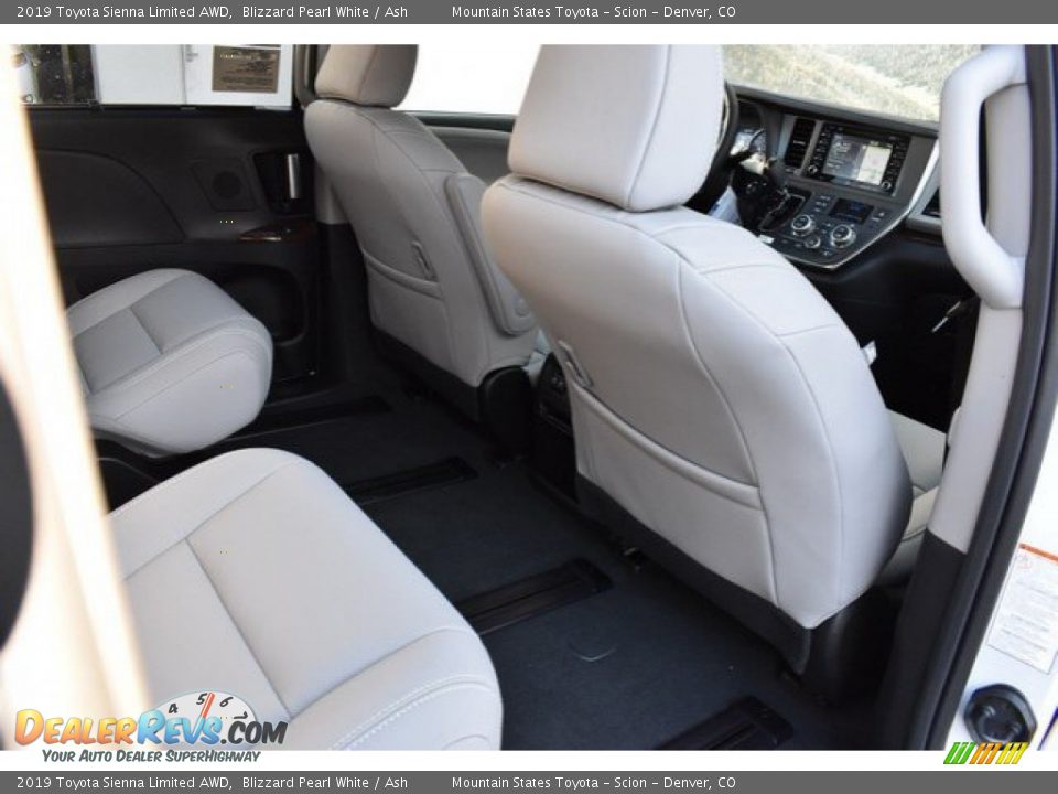 2019 Toyota Sienna Limited AWD Blizzard Pearl White / Ash Photo #19