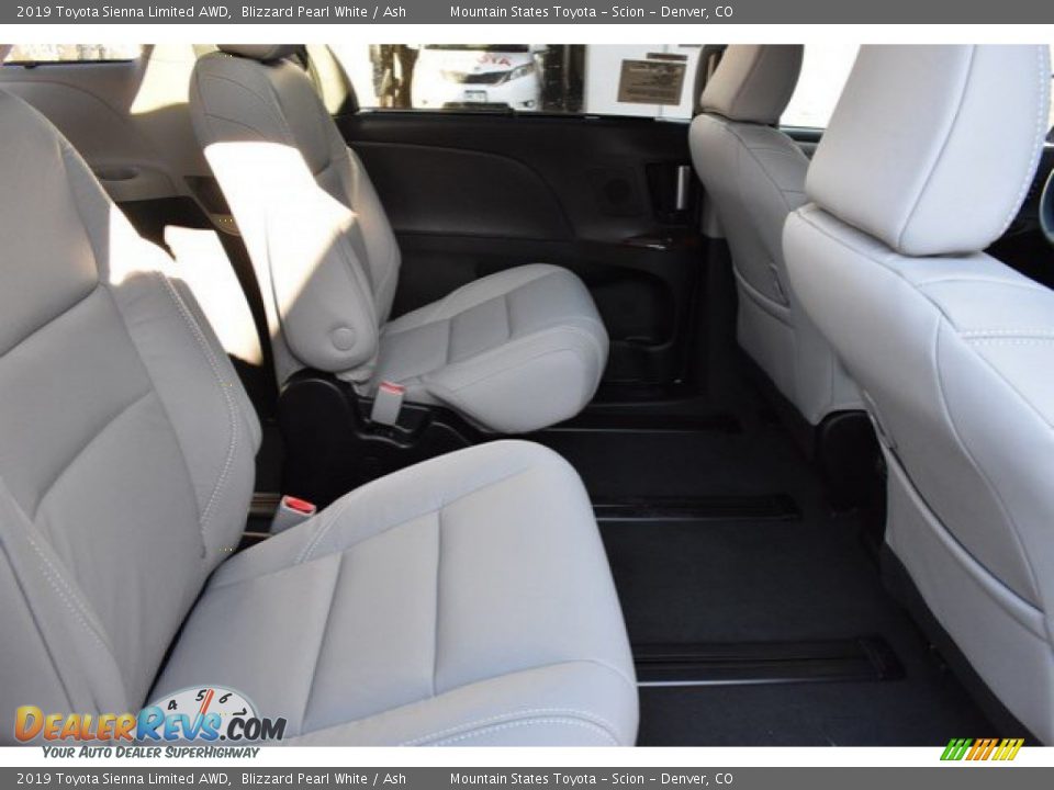 2019 Toyota Sienna Limited AWD Blizzard Pearl White / Ash Photo #20