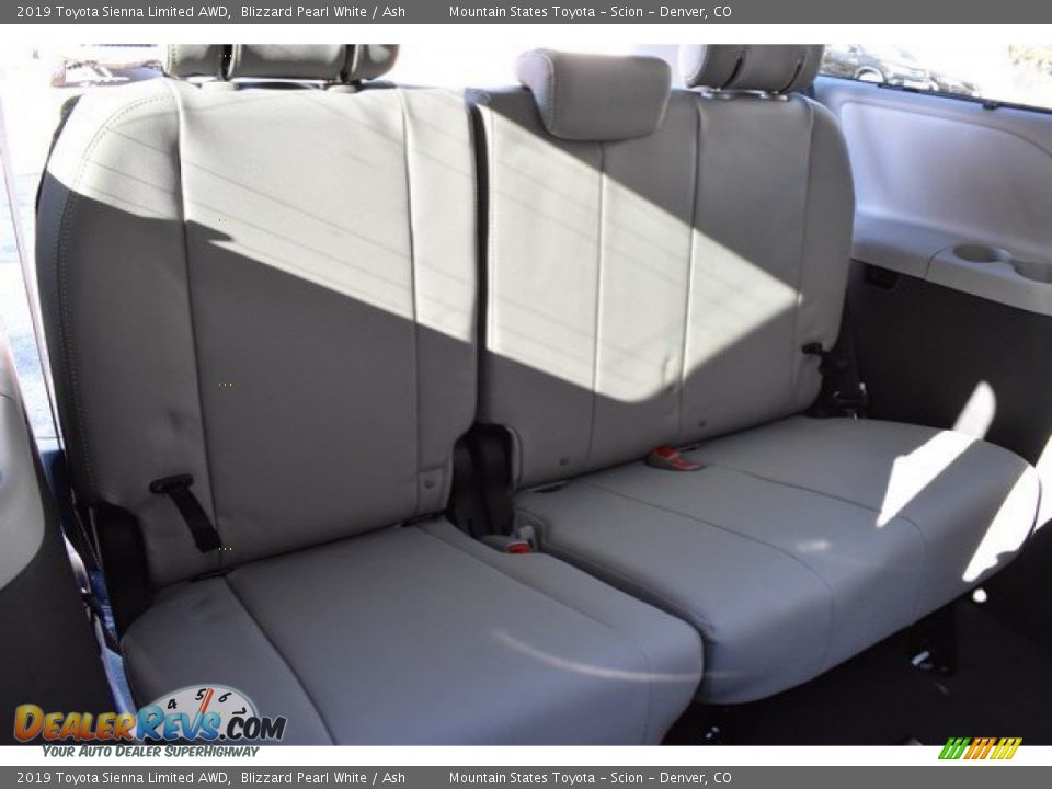 2019 Toyota Sienna Limited AWD Blizzard Pearl White / Ash Photo #22