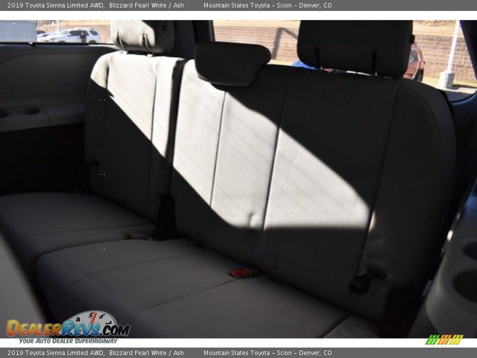2019 Toyota Sienna Limited AWD Blizzard Pearl White / Ash Photo #23