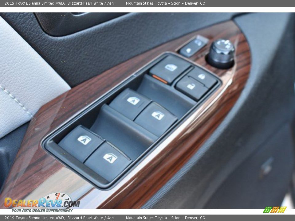 2019 Toyota Sienna Limited AWD Blizzard Pearl White / Ash Photo #28