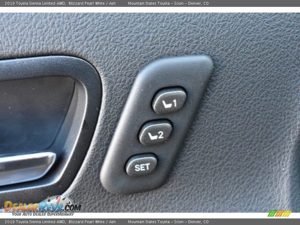 2019 Toyota Sienna Limited AWD Blizzard Pearl White / Ash Photo #29