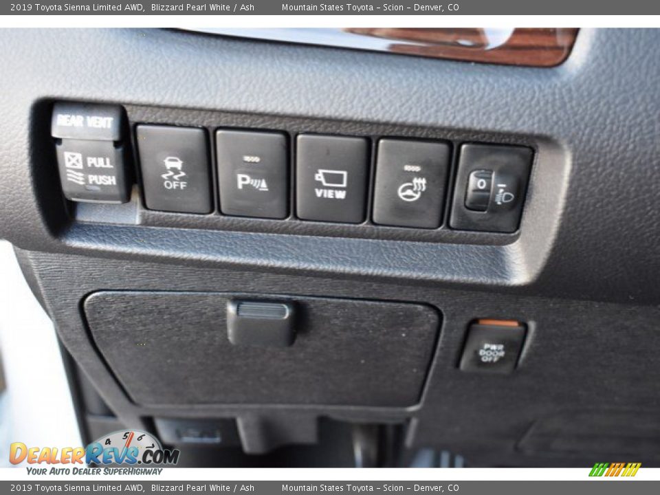2019 Toyota Sienna Limited AWD Blizzard Pearl White / Ash Photo #30