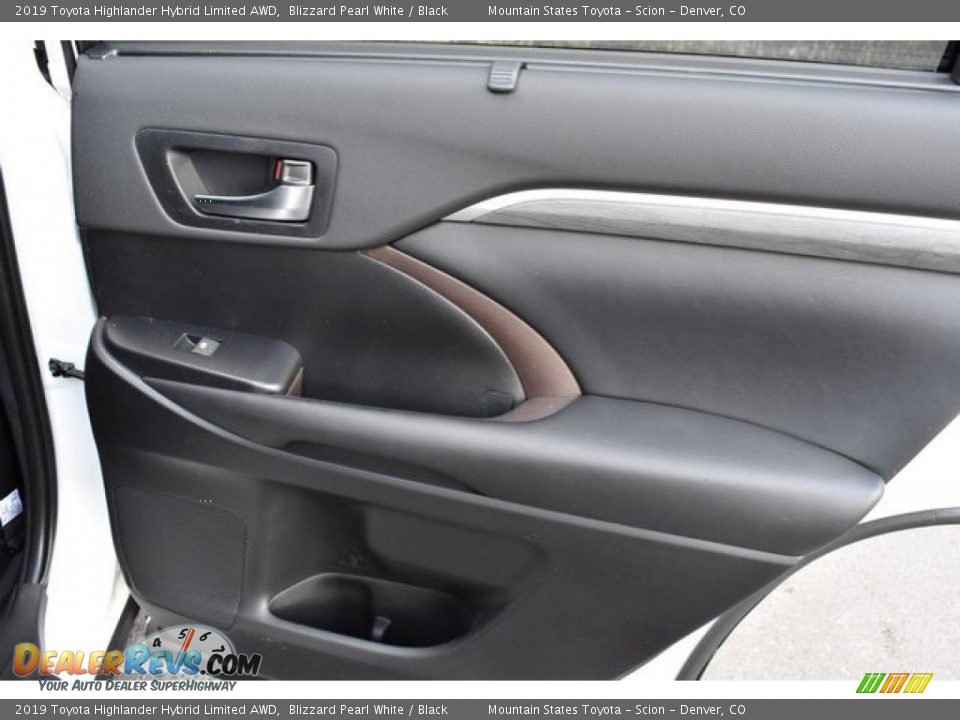 Door Panel of 2019 Toyota Highlander Hybrid Limited AWD Photo #26