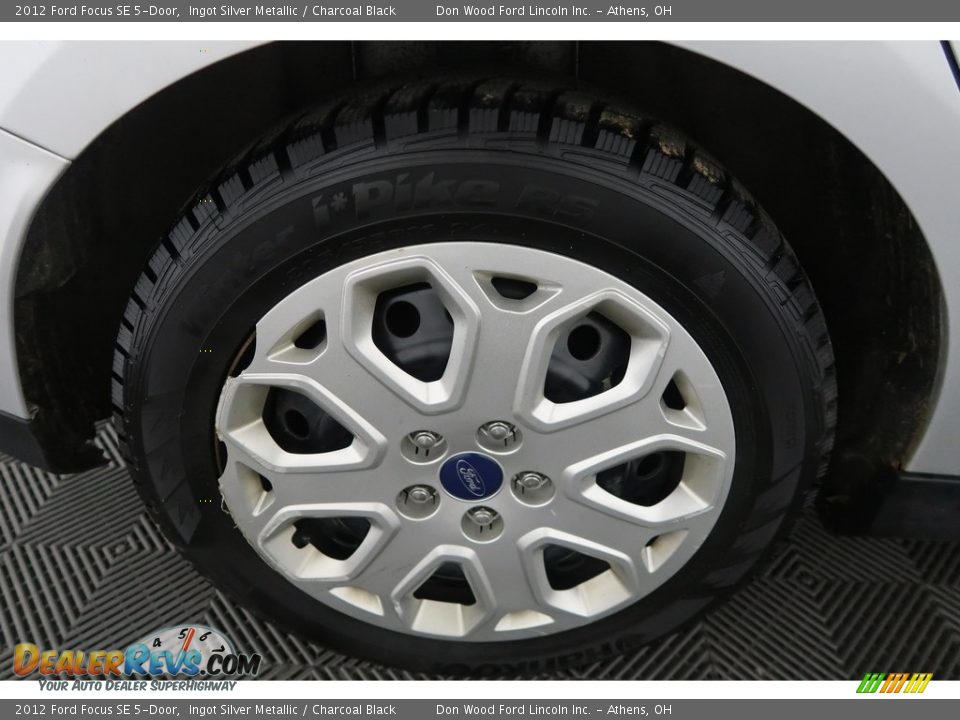 2012 Ford Focus SE 5-Door Ingot Silver Metallic / Charcoal Black Photo #28
