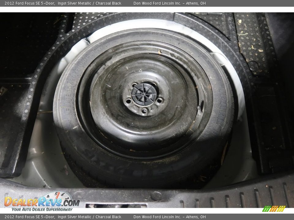 2012 Ford Focus SE 5-Door Ingot Silver Metallic / Charcoal Black Photo #33