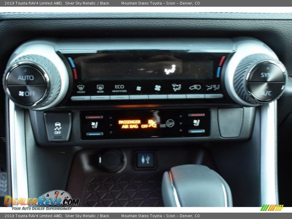 2019 Toyota RAV4 Limited AWD Silver Sky Metallic / Black Photo #30
