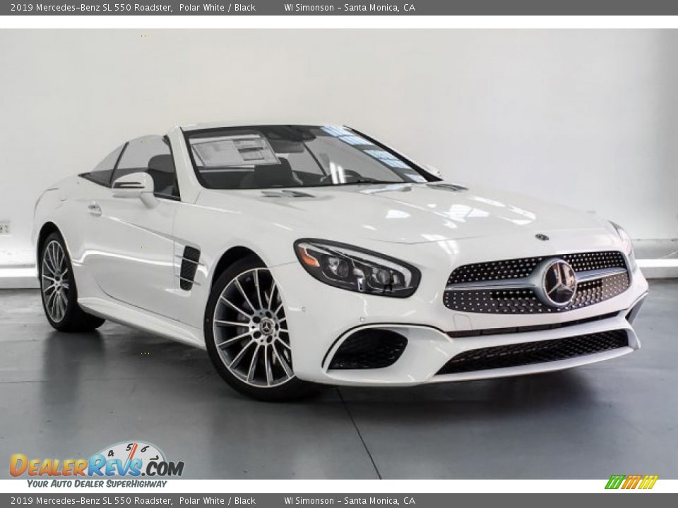 Front 3/4 View of 2019 Mercedes-Benz SL 550 Roadster Photo #12