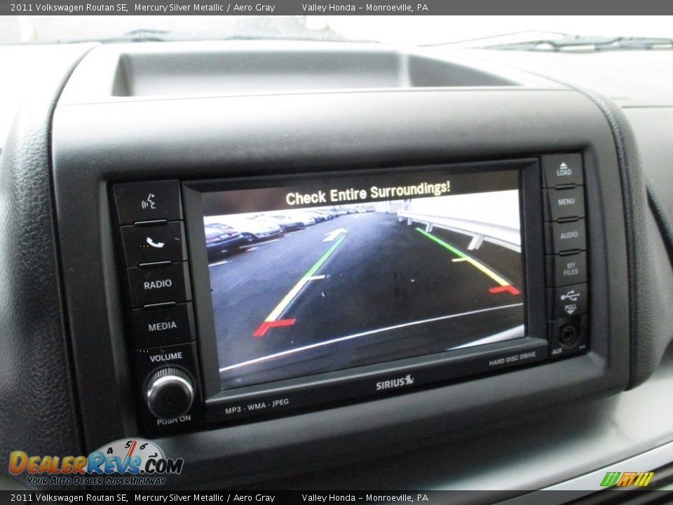 2011 Volkswagen Routan SE Mercury Silver Metallic / Aero Gray Photo #16