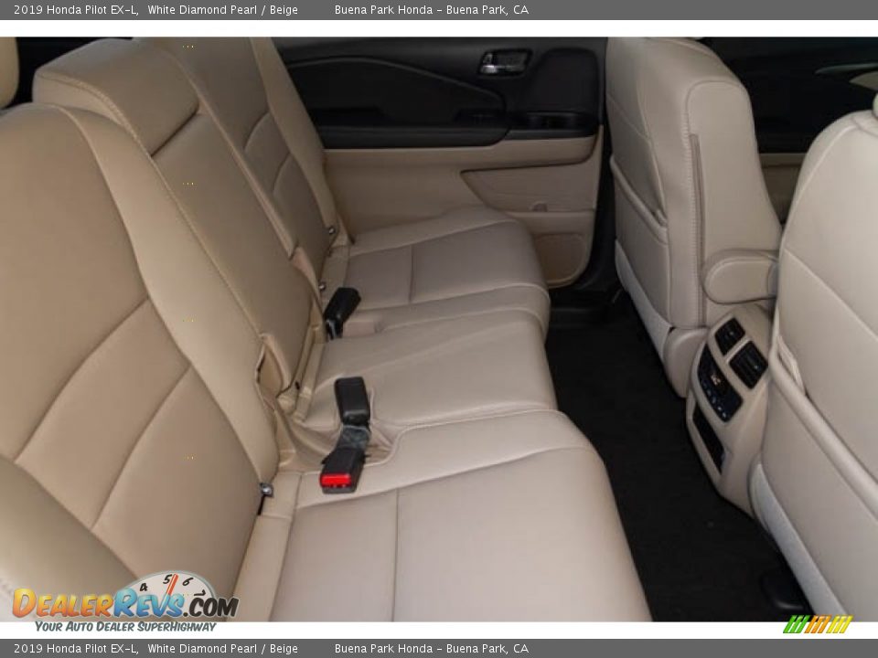2019 Honda Pilot EX-L White Diamond Pearl / Beige Photo #31