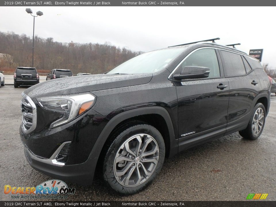 Front 3/4 View of 2019 GMC Terrain SLT AWD Photo #1