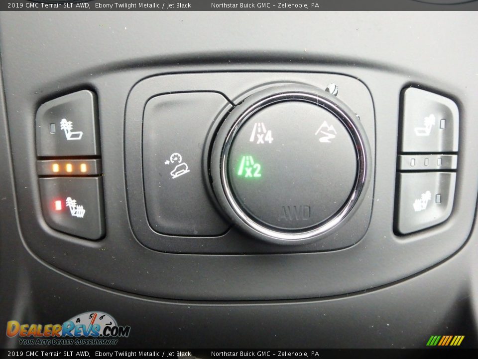 Controls of 2019 GMC Terrain SLT AWD Photo #20