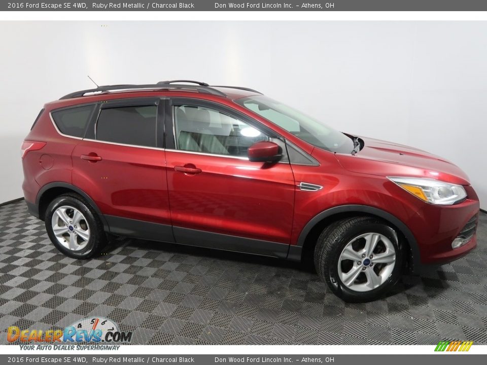 2016 Ford Escape SE 4WD Ruby Red Metallic / Charcoal Black Photo #4