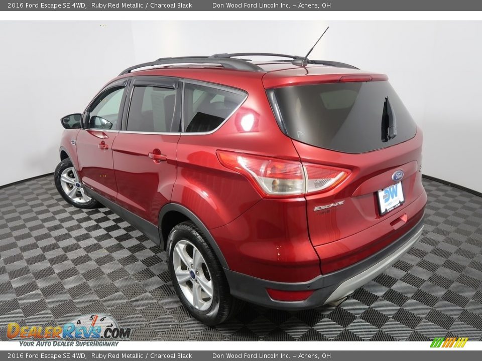 2016 Ford Escape SE 4WD Ruby Red Metallic / Charcoal Black Photo #10