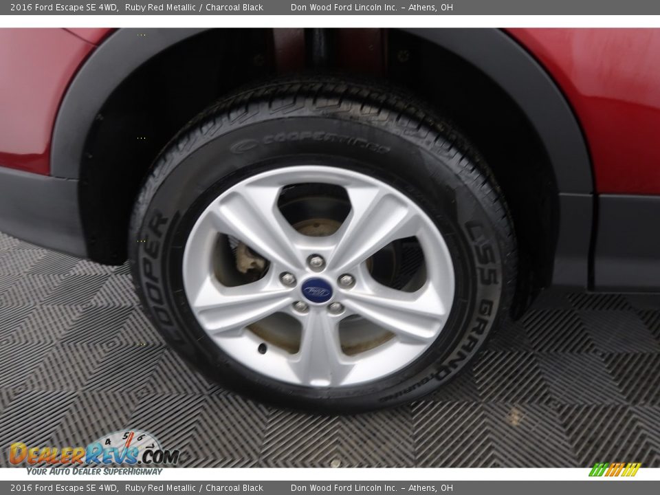 2016 Ford Escape SE 4WD Ruby Red Metallic / Charcoal Black Photo #29