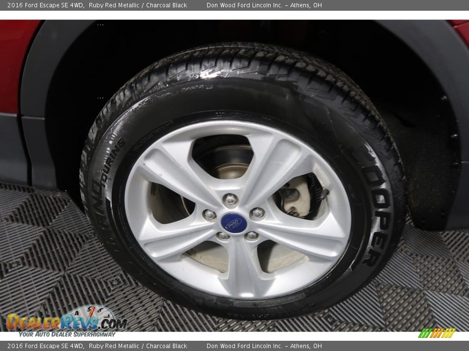 2016 Ford Escape SE 4WD Ruby Red Metallic / Charcoal Black Photo #30
