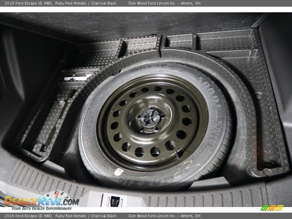 2016 Ford Escape SE 4WD Ruby Red Metallic / Charcoal Black Photo #34