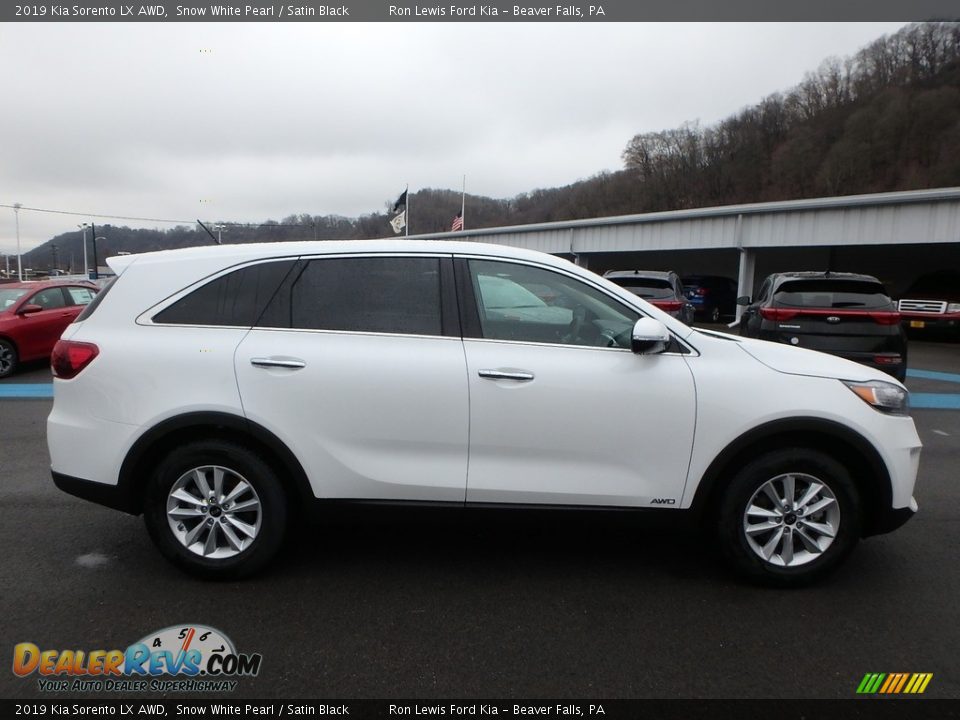 Snow White Pearl 2019 Kia Sorento LX AWD Photo #4