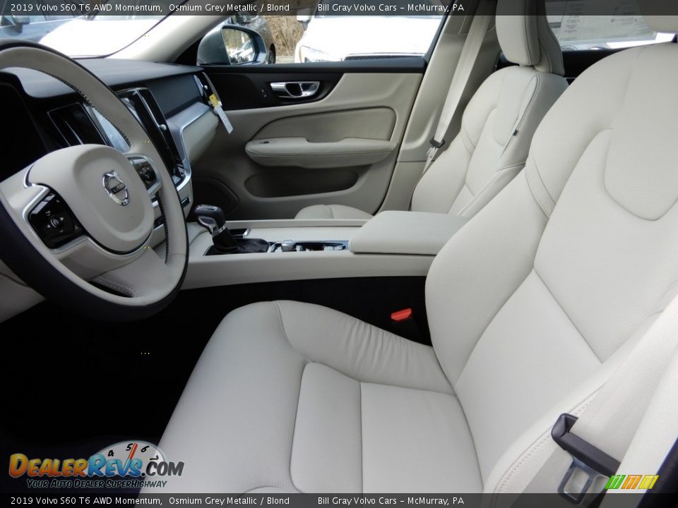 Front Seat of 2019 Volvo S60 T6 AWD Momentum Photo #7