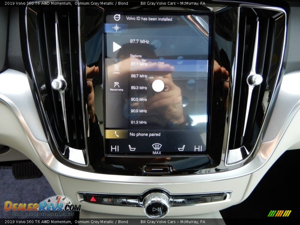2019 Volvo S60 T6 AWD Momentum Osmium Grey Metallic / Blond Photo #15