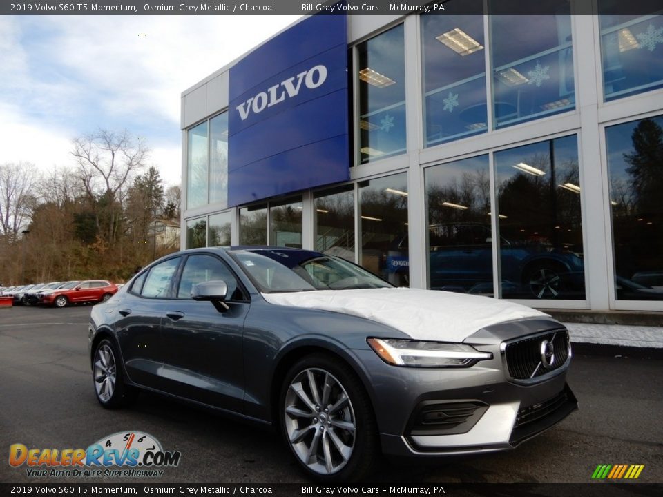 Front 3/4 View of 2019 Volvo S60 T5 Momentum Photo #1