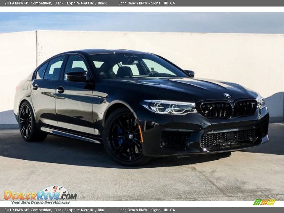 Front 3/4 View of 2019 BMW M5 Competition Photo #12