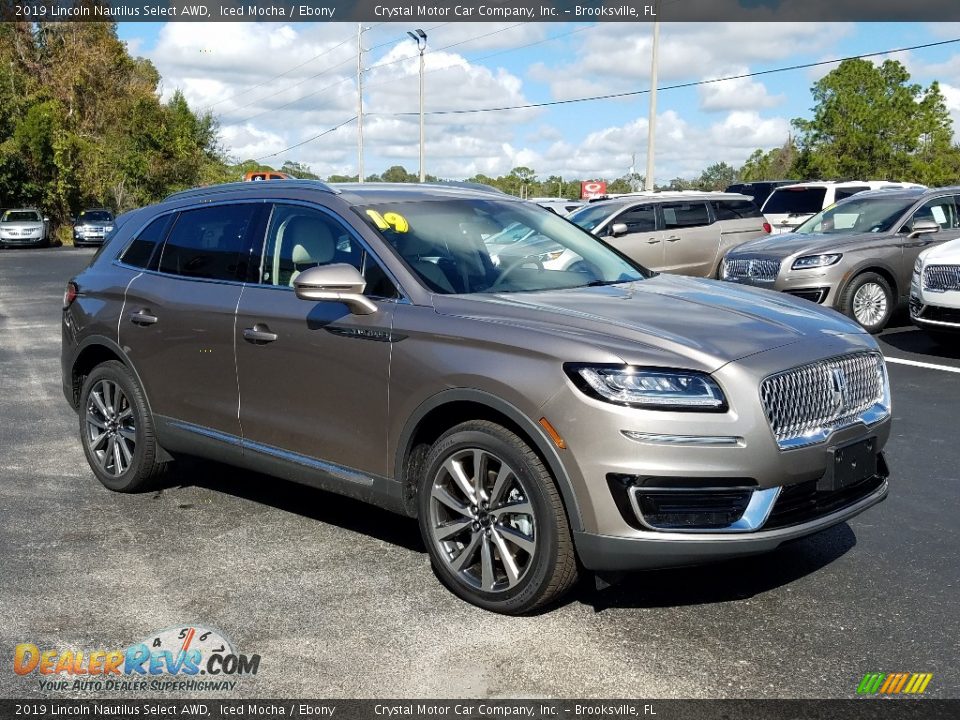 Front 3/4 View of 2019 Lincoln Nautilus Select AWD Photo #7