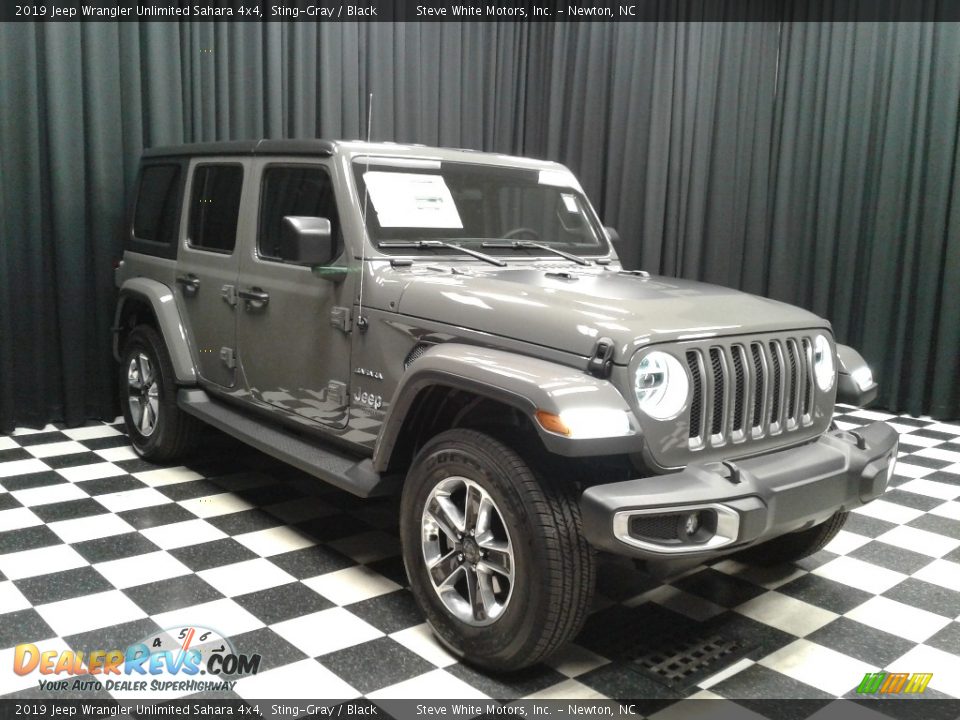 2019 Jeep Wrangler Unlimited Sahara 4x4 Sting-Gray / Black Photo #4